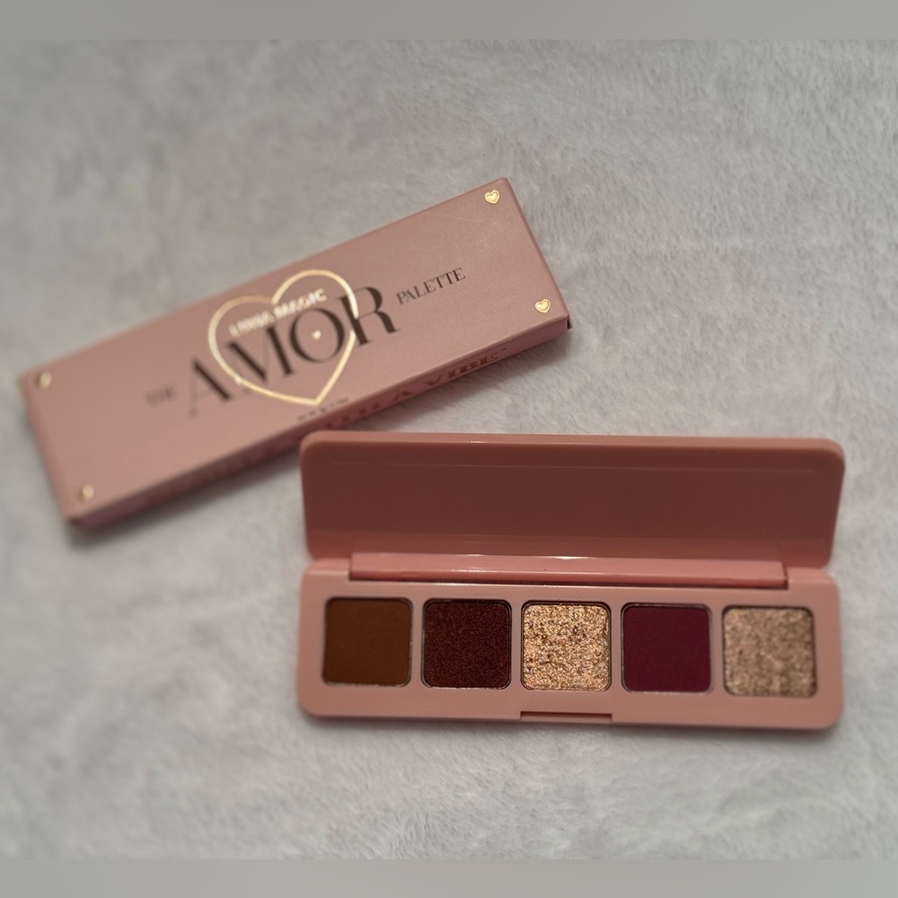 Luna Magic The Amor Eyeshadow Palette